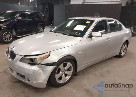 2007 BMW 530Xi из США, поврежденный, VIN WBANF73517CU24541